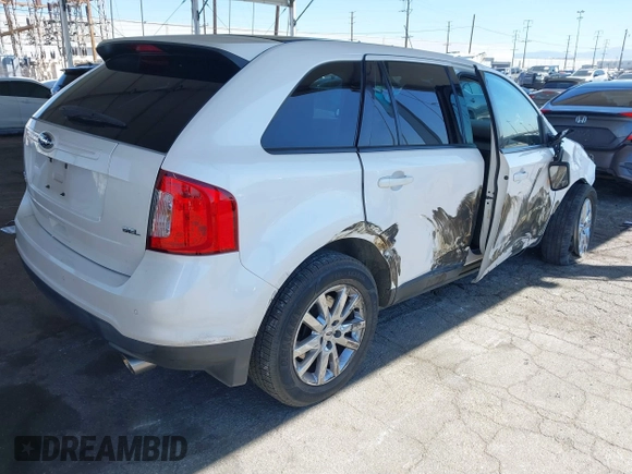 2013 Ford Edge SEL with VIN 2FMDK3JC8DBE38111, listed as a IAAI auction lot 41878339 with 109,240 mi miles. Bid and sale history available at carsss.com. Image 4.