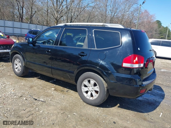 2009 Kia Borrego LX with VIN KNDJJ741995037531, listed as a IAAI auction lot 41738591 with 210,029 mi miles. Bid and sale history available at carsss.com. Image 3.