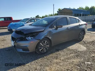 2020 Nissan Versa SV z VIN 3N1CN8EV5LL867048, wystawiony jako Copart lot #55663485 z przebiegiem 83 833 mil mil oraz Szkoda całkowita • Salvage title. Historia ofert i sprzedaży dostępna na DreamBid. Obrazek 1.