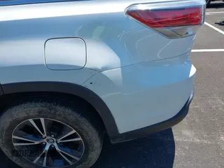 2016 Toyota Highlander XLE z VIN 5TDKKRFHXGS132954, wystawiony jako IAAI lot #42288224 z przebiegiem 153 448 mil mil oraz . Historia ofert i sprzedaży dostępna na DreamBid. Obrazek 6.