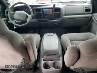 2001 Ford Excursion XLT z VIN 1FMSU41F51EC87388, wystawiony jako Copart lot #55067595 z przebiegiem 188 658 mil mil oraz Szkody całkowita. Historia ofert i sprzedaży dostępna na DreamBid. Obrazek 8.