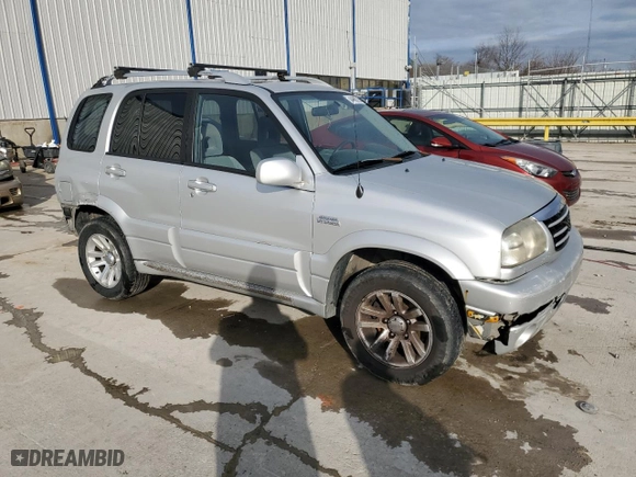 2005 Suzuki Grand Vitara LX with VIN JS3TD62V054100694, listed as a Copart auction lot 44498725 with 171,218 mi miles and Non Repairable. Bid and sale history available at carsss.com. Image 4.
