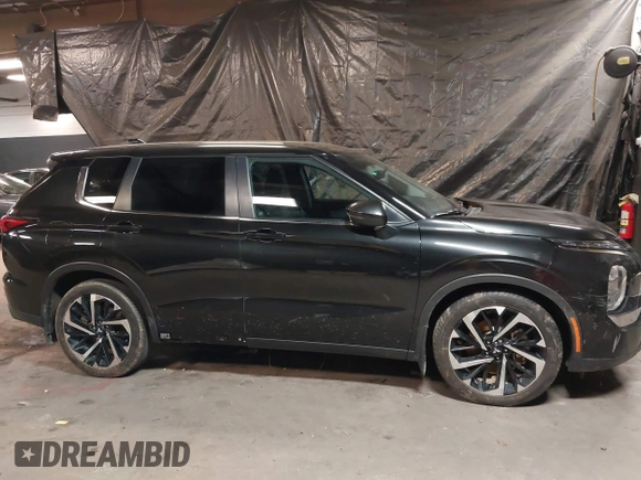 2022 Mitsubishi Outlander ES with VIN JA4J4TA82NZ074354, listed as a IAAI auction lot 41301455 with 31,630 mi miles. Bid and sale history available at carsss.com. Image 12.