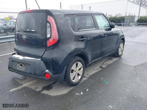 2014 Kia Soul with VIN KNDJN2A27E7057893, listed as a IAAI auction lot 41620012 with 154,623 mi miles. Bid and sale history available at carsss.com. Image 4.