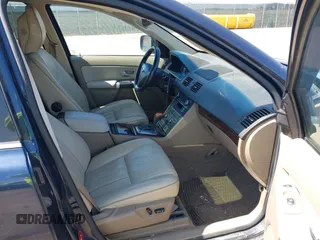 2014 Volvo XC90 with VIN YV4952CZ7E1688463, listed as a IAAI auction lot 41981396 with 219,905 mi miles. Bid and sale history available at carsss.com. Image 5.