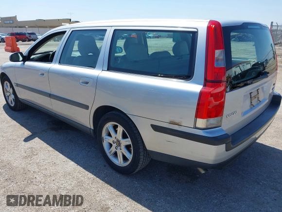2003 Volvo V70 with VIN YV1SW58DX32311482, listed as a IAAI auction lot 41931007 with 191,431 mi miles and . Bid and sale history available at DreamBid. Image 3.