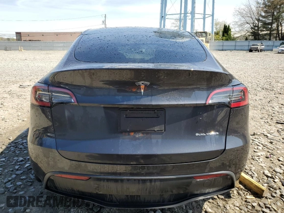 2024 Tesla Model Y Long Range with VIN 7SAYGDEE4RF990274, listed as a Copart auction lot 54239025 with 8,726 mi miles and Salvage title. Bid and sale history available at DreamBid. Image 6.