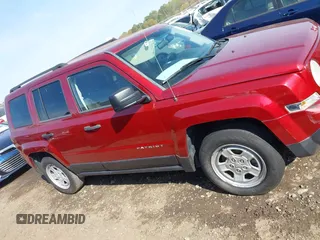 2014 Jeep Patriot Sport with VIN 1C4NJPBA2ED798311, listed as a IAAI auction lot 41893807 with 138,405 mi miles. Bid and sale history available at carsss.com. Image 13.
