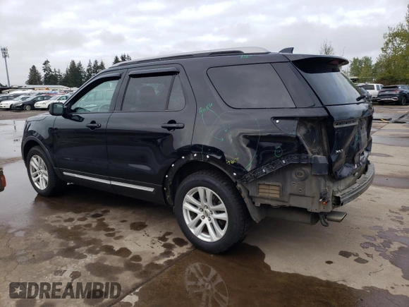 2018 Ford Explorer XLT z VIN 1FM5K8D8XJGC73918, wystawiony jako Copart lot #52388025 z przebiegiem 98 380 mil mil oraz Szkoda całkowita • Salvage title. Historia ofert i sprzedaży dostępna na DreamBid. Obrazek 2.