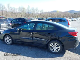 2019 Subaru Impreza with VIN 4S3GKAB68K3623755, listed as a IAAI auction lot 41933894 with 39,522 mi miles. Bid and sale history available at carsss.com. Image 6.