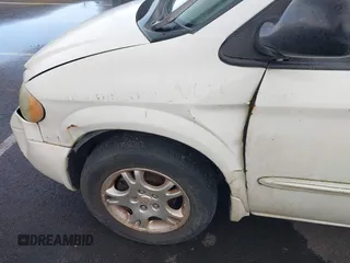 2003 Dodge Caravan Sport z VIN 2D4GP44L43R236945, wystawiony jako IAAI lot #41798386 z przebiegiem 143 904 mil mil oraz . Historia ofert i sprzedaży dostępna na DreamBid. Obrazek 6.
