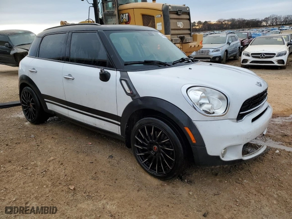 2016 MINI Cooper Countryman S with VIN WMWZC3C53GWP53470, listed as a Copart auction lot 44447875 with 187,554 mi miles and Salvage Title. Bid and sale history available at carsss.com. Image 4.