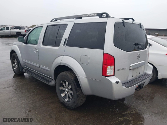 2006 Nissan Pathfinder SE with VIN 5N1AR18U56C635693, listed as a IAAI auction lot 41507131 with 117,611 mi miles. Bid and sale history available at carsss.com. Image 3.