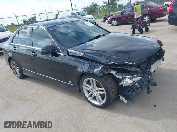 2013 Mercedes-Benz C 300 Sport с VIN WDDGF8AB0DR296995, выставлен на аукционе IAAI как лот 42663030 с пробегом 140 805 миль миль и . История ставок и продаж доступна на DreamBid. Изображение 1.
