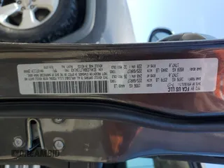 2018 Jeep Compass Latitude z VIN 3C4NJCBB0JT134143, wystawiony jako Copart lot #57228345 z przebiegiem 102 011 mil mil oraz Szkoda całkowita • Salvage title. Historia ofert i sprzedaży dostępna na DreamBid. Obrazek 13.