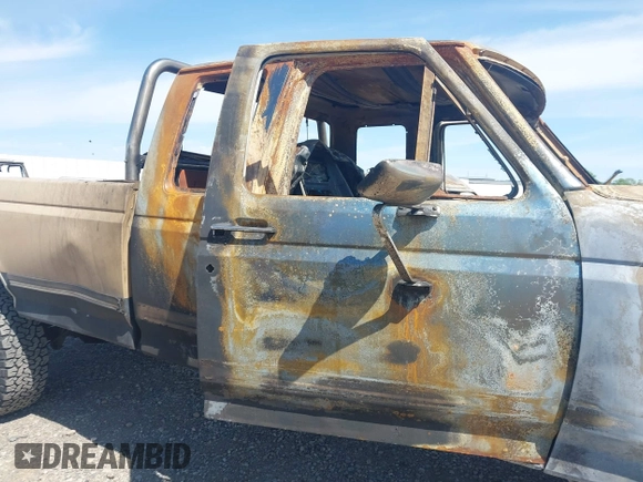 1989 Ford F-250 с VIN 1FTHX26M2KKA55271, выставлен на аукционе IAAI как лот 42348498 с пробегом Не указан миль и . История ставок и продаж доступна на DreamBid. Изображение 11.