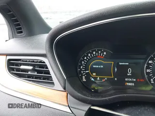 2017 Lincoln MKC Reserve with VIN 5LMTJ3DH4HUL32550, listed as a IAAI auction lot 41961355 with 60,104 mi miles. Bid and sale history available at carsss.com. Image 7.
