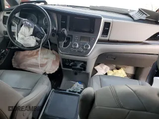 2017 Toyota Sienna XLE Auto Access Seat with VIN 5TDYZ3DC7HS789139, listed as a Copart auction lot 53200635 with Not provided miles and Salvage title. Bid and sale history available at DreamBid. Image 8.