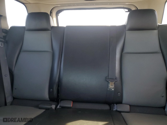 2010 Jeep Grand Cherokee Laredo with VIN 1J4PR4GK8AC122943, listed as a Copart auction lot 46133135 with 183,286 mi miles and Salvage Title. Bid and sale history available at carsss.com. Image 10.