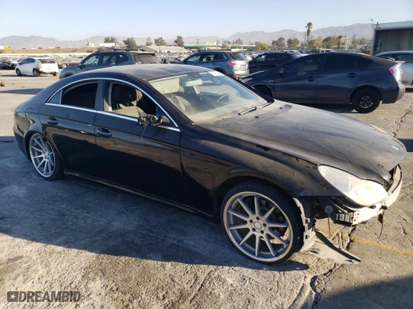 2011 Mercedes-Benz CLS-Class CLS 550 with VIN WDDDJ7CB1BA170908, listed as a Copart auction lot 77907984 with NaN miles and Clean Title. Bid and sale history available at carsss.com. Image 4.