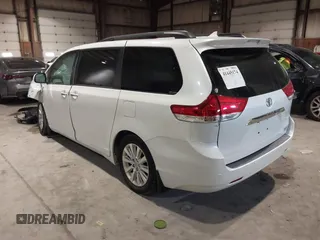 2011 Toyota Sienna XLE with VIN 5TDDK3DC8BS013015, listed as a IAAI auction lot 41445174 with 127,109 mi miles. Bid and sale history available at carsss.com. Image 3.