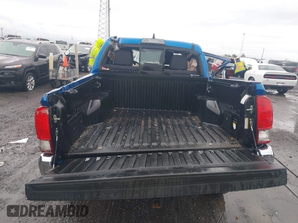 2017 Toyota Tacoma SR5 with VIN 5TFCZ5AN5HX104657, listed as a IAAI auction lot 41937797 with 116,320 mi miles and . Bid and sale history available at carsss.com. Image 8.