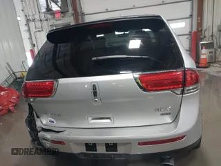 2014 Lincoln MKX with VIN 2LMDJ8JK7EBL16661, listed as a IAAI auction lot 41595967 with 77,868 mi miles. Bid and sale history available at carsss.com. Image 17.