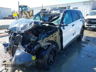 2023 Ford Police Interceptor Utility z VIN 1FM5K8AW8PNA01410, wystawiony jako IAAI lot #41623905 z przebiegiem 24 978 mil mil oraz . Historia ofert i sprzedaży dostępna na DreamBid. Obrazek 20.