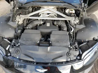 2020 Aston Martin Vantage z VIN SCFSMGAWXLGN02889, wystawiony jako Copart lot #41468605 z przebiegiem 21 815 mil mil oraz Szkody całkowita. Historia ofert i sprzedaży dostępna na DreamBid. Obrazek 11.