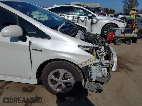 2015 Toyota Prius Four with VIN JTDKN3DU4F1977363, listed as a IAAI auction lot 42283570 with 185,992 mi miles and . Bid and sale history available at DreamBid. Image 6.