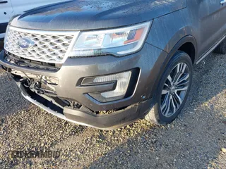 2016 Ford Explorer Platinum z VIN 1FM5K8HT8GGC59412, wystawiony jako IAAI lot #41859172 z przebiegiem 101 631 mil mil oraz . Historia ofert i sprzedaży dostępna na DreamBid. Obrazek 17.