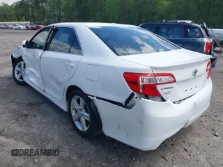2013 Toyota Camry L with VIN 4T1BF1FK1DU671578, listed as a IAAI auction lot 41982178 with 198,261 mi miles. Bid and sale history available at carsss.com. Image 3.