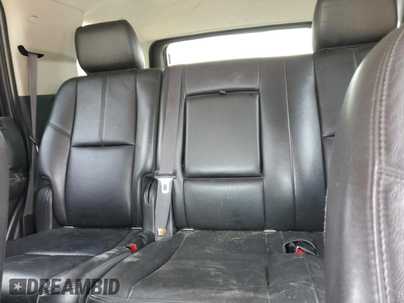 2013 Chevrolet Tahoe LT z VIN 1GNSKBE03DR181613, wystawiony jako Copart lot #49804675 z przebiegiem 227 939 mil mil oraz Szkoda całkowita • Salvage title. Historia ofert i sprzedaży dostępna na DreamBid. Obrazek 10.
