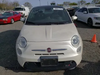 2014 FIAT 500e z VIN 3C3CFFGE5ET172801, wystawiony jako Copart lot #49651775 z przebiegiem 42 758 mil mil oraz Czysty tytuł • Clean title. Historia ofert i sprzedaży dostępna na DreamBid. Obrazek 5.