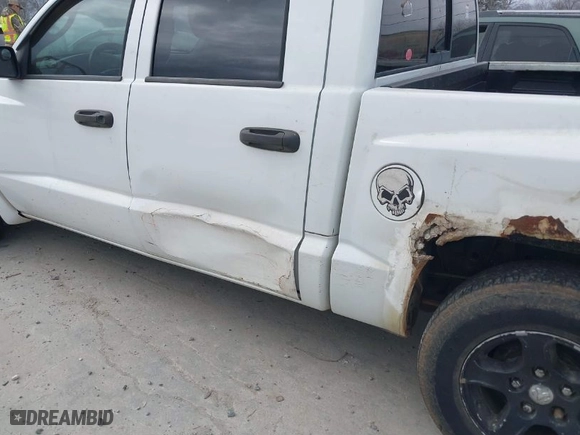2006 Dodge Dakota SLT with VIN 1D7HW48N96S716133, listed as a IAAI auction lot 41701568 with 164,971 mi miles. Bid and sale history available at carsss.com. Image 15.