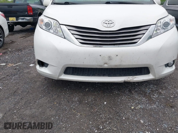 2017 Toyota Sienna XLE Auto Access Seat with VIN 5TDYZ3DC5HS881818, listed as a IAAI auction lot 42122771 with 101,982 mi miles and . Bid and sale history available at DreamBid. Image 6.