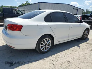 2011 Volkswagen Jetta SE with VIN 3VWDZ7AJ0BM052023, listed as a Copart auction lot 59148675 with 132,303 mi miles and Salvage title. Bid and sale history available at DreamBid. Image 3.