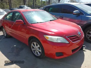 2011 Toyota Camry LE z VIN 4T1BF3EK7BU161312, wystawiony jako IAAI lot #41896711 z przebiegiem 148 836 mil mil oraz . Historia ofert i sprzedaży dostępna na DreamBid. Obrazek 1.