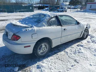 2005 Pontiac Sunfire z VIN 3G2JB12F35S101138, wystawiony jako IAAI lot #41377351 z przebiegiem 167 995 mil mil oraz . Historia ofert i sprzedaży dostępna na DreamBid. Obrazek 4.