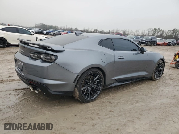 2021 Chevrolet Camaro ZL1 with VIN 1G1FJ1R61M0140058, listed as a Copart auction lot 43051595 with 29,896 mi miles and Clean Title. Bid and sale history available at carsss.com. Image 3.