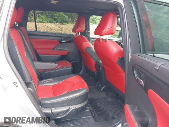 2021 Toyota Highlander XSE with VIN 5TDLZRBH0MS060597, listed as a IAAI auction lot 42261386 with 126,086 mi miles and . Bid and sale history available at DreamBid. Image 8.