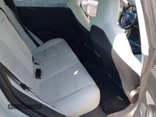 2023 Tesla Model 3 z VIN 5YJ3E1EA4PF482005, wystawiony jako IAAI lot #41363157 z przebiegiem 26 013 mil mil oraz . Historia ofert i sprzedaży dostępna na DreamBid. Obrazek 8.