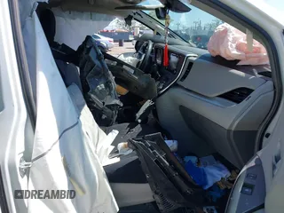 2018 Toyota Sienna LE Auto Access Seat с VIN 5TDKZ3DC3JS913810, выставлен на аукционе IAAI как лот 42476857 с пробегом Не указан миль и . История ставок и продаж доступна на DreamBid. Изображение 5.