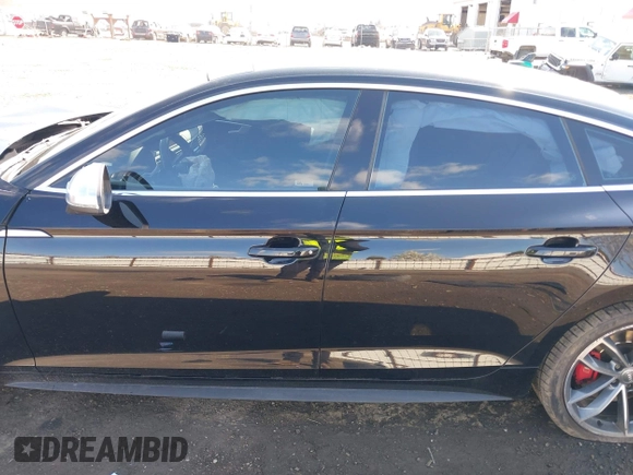 2018 Audi S5 Sportback Prestige z VIN WAUC4CF55JA009825, wystawiony jako IAAI lot #42086214 z przebiegiem 85 655 mil mil oraz . Historia ofert i sprzedaży dostępna na DreamBid. Obrazek 15.