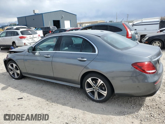 2018 Mercedes-Benz E 300 с VIN WDDZF4KB4JA293480, выставлен на аукционе Copart как лот 52153205 с пробегом 60 131 миль миль и Списание • Salvage title. История ставок и продаж доступна на DreamBid. Изображение 2.