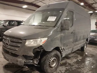2019 Mercedes-Benz Sprinter Cargo with VIN WD4PF0CD5KP088412, listed as a IAAI auction lot 41618741 with 135,848 mi miles. Bid and sale history available at carsss.com. Image 17.