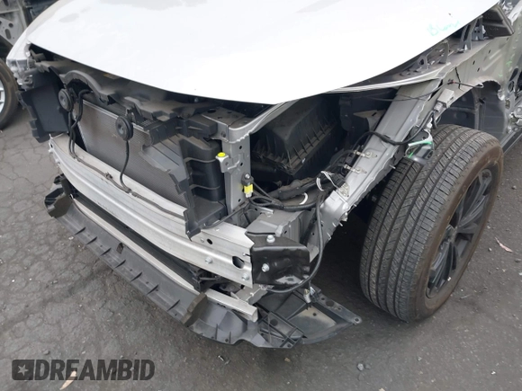 2022 Toyota RAV4 Hybrid SE z VIN 4T3T6RFV9NU070229, wystawiony jako IAAI lot #42565070 z przebiegiem 21 901 mil mil oraz . Historia ofert i sprzedaży dostępna na DreamBid. Obrazek 6.