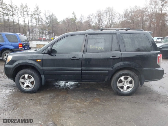 2006 Honda Pilot EX with VIN 2HKYF18486H527682, listed as a IAAI auction lot 41941295 with 235,521 mi miles. Bid and sale history available at carsss.com. Image 14.