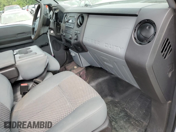 2012 Ford F-250 XL z VIN 1FTBF2A66CEC26055, wystawiony jako Copart lot #70213984 z przebiegiem 78 352 mil mil oraz Szkoda całkowita • Salvage title. Historia ofert i sprzedaży dostępna na DreamBid. Obrazek 8.
