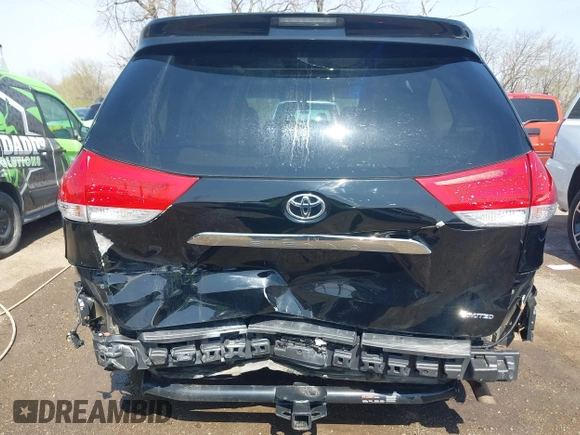 2013 Toyota Sienna XLE AAS with VIN 5TDYK3DC6DS387708, listed as a IAAI auction lot 41902860 with 191,766 mi miles and . Bid and sale history available at carsss.com. Image 17.
